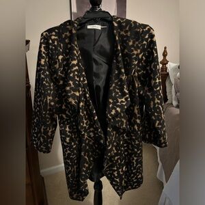Flowing, animal print, open front, ruffled label, jacket.